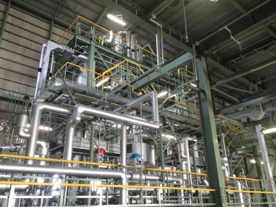 新潟工場のパイロット設備を用いて、CO₂と水素など新しい原料での製造実証を開始
